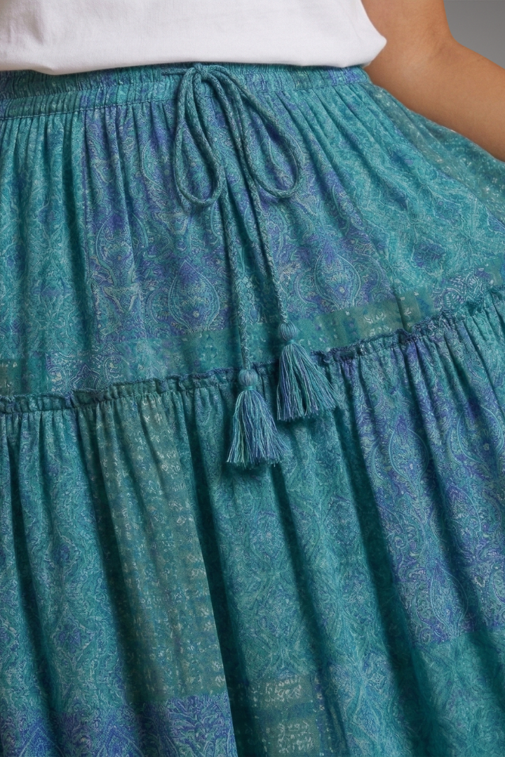 Women's Skirt with High Waist and Tiered Layers