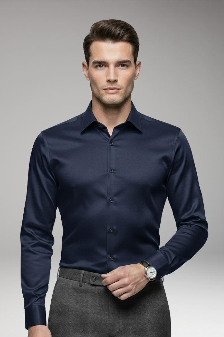 Men’s Shirt with Pointed Collar and Button Closure