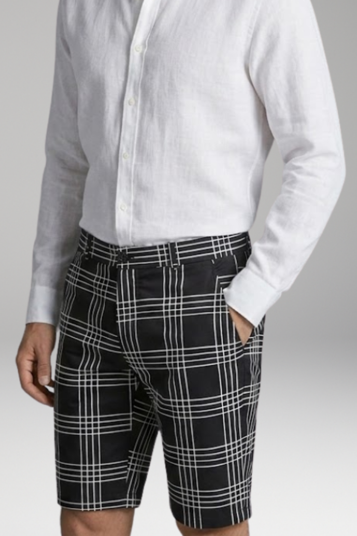 Men's Shorts with Checkered Pattern and Side Pockets
