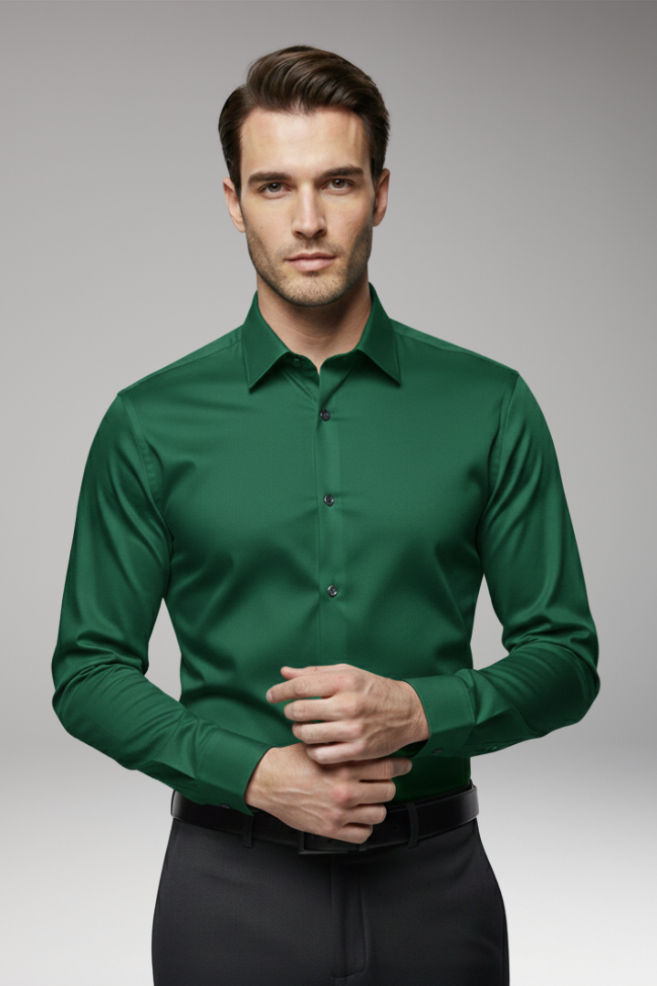 Men's Slim Shirt with Pointed Collar and Button Closure