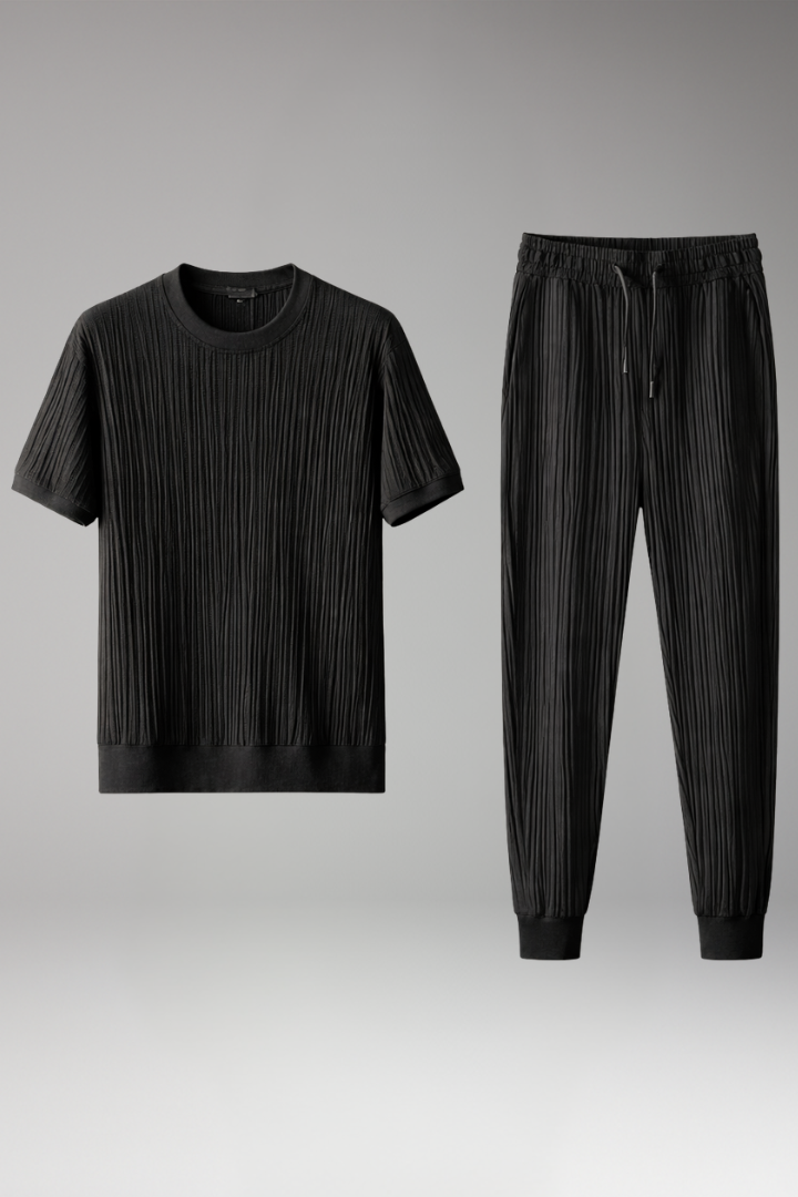Men's Two-Piece Suit with Pleated T-shirt and Jogging Pants
