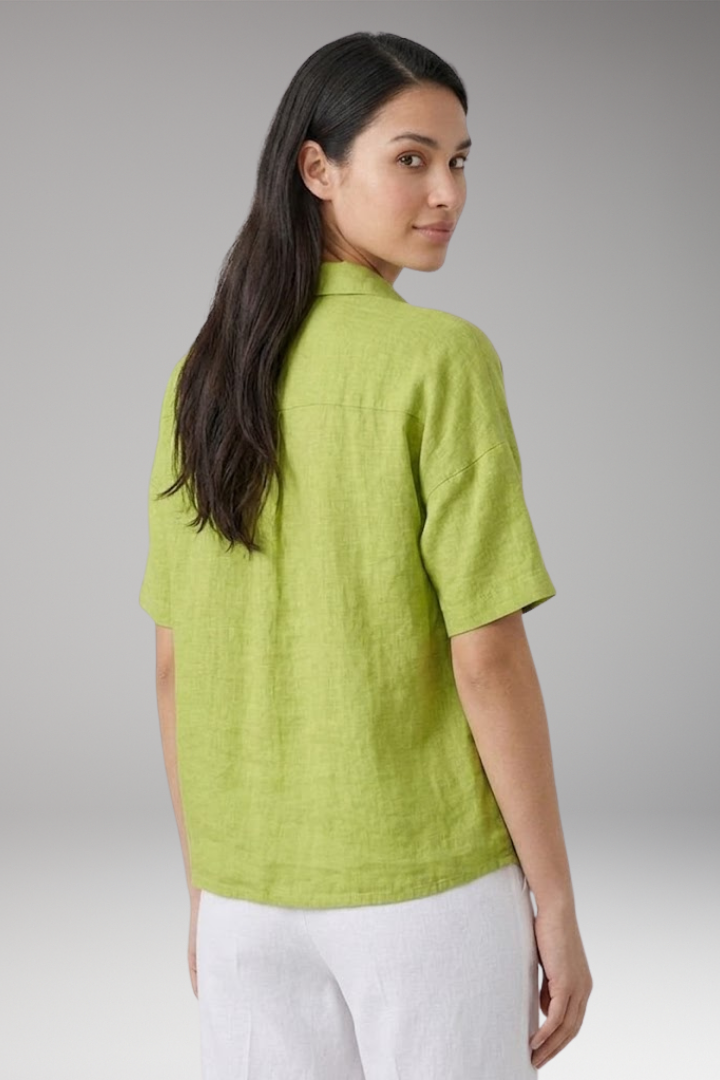 Women's Blouse with Collar and Button Placket for Comfortable Everyday Wear
