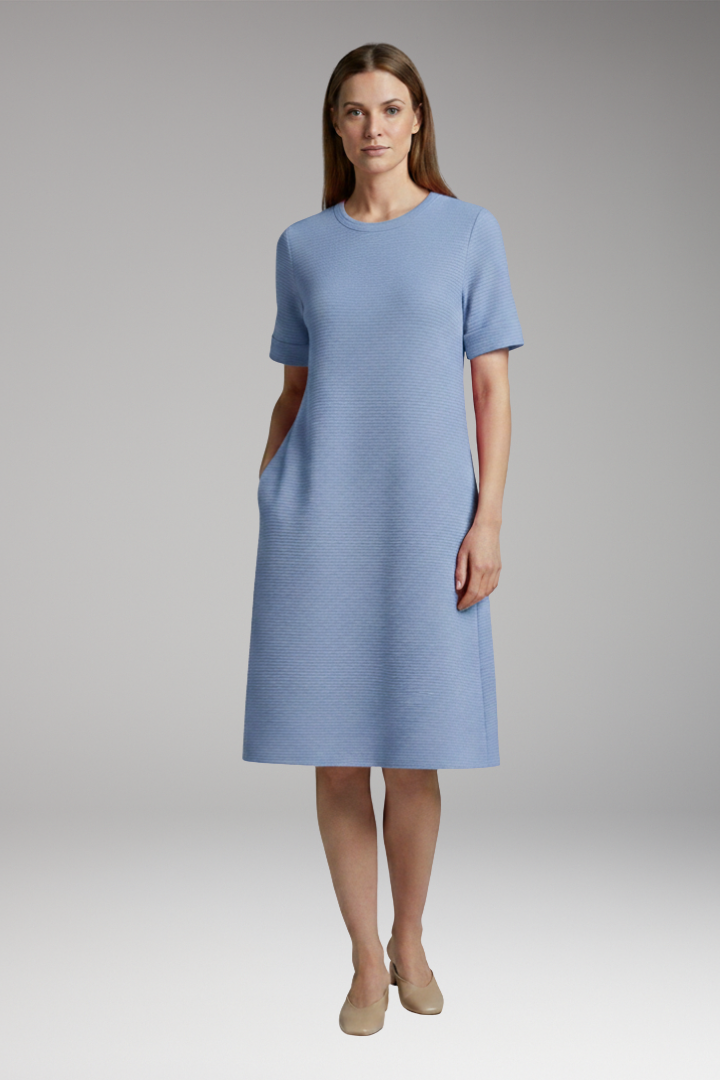 Women's Casual Dress with Relaxed Cut and Practical Pockets