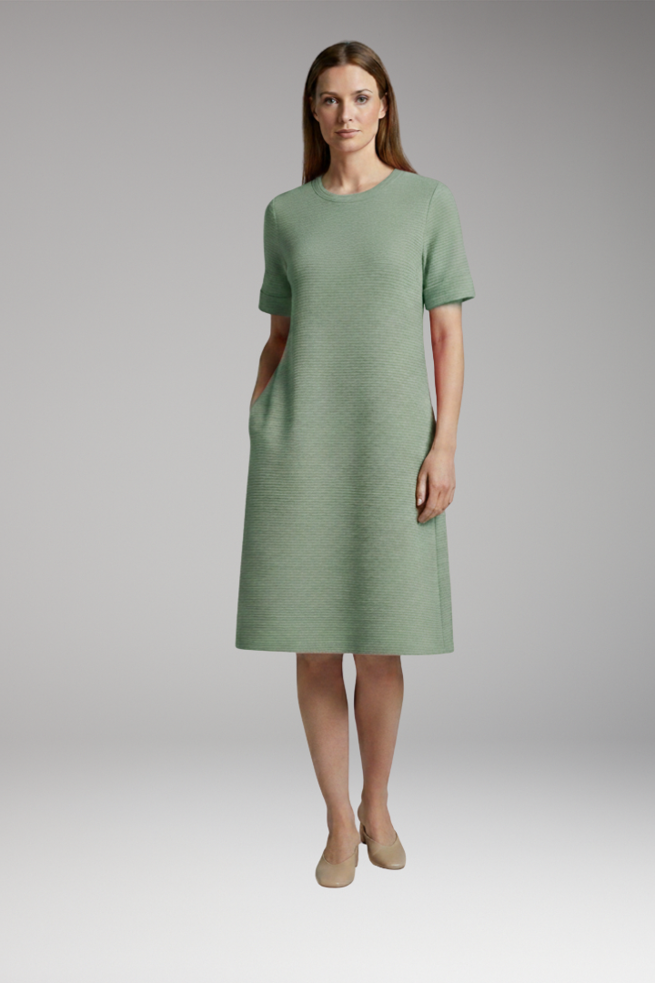 Women's Casual Dress with Relaxed Cut and Practical Pockets