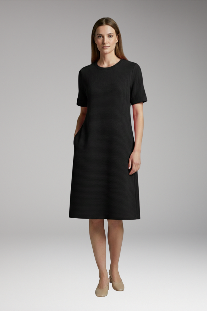 Women's Casual Dress with Relaxed Cut and Practical Pockets