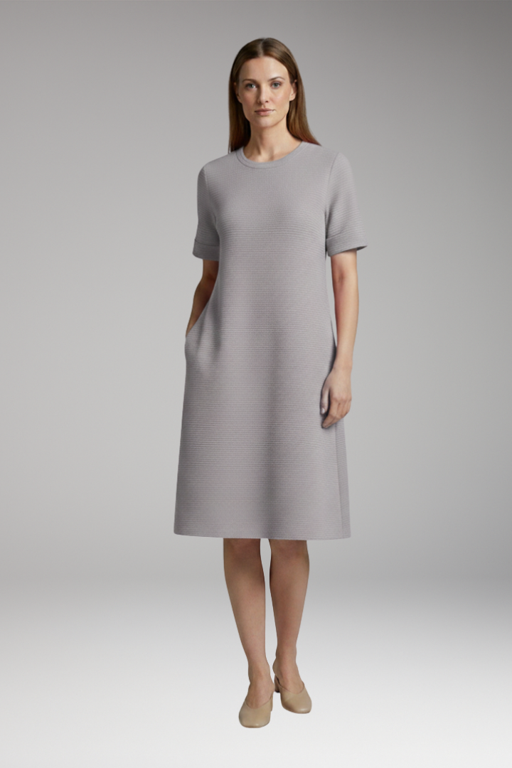 Women's Casual Dress with Relaxed Cut and Practical Pockets