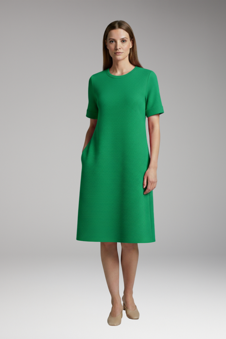 Women's Casual Dress with Relaxed Cut and Practical Pockets