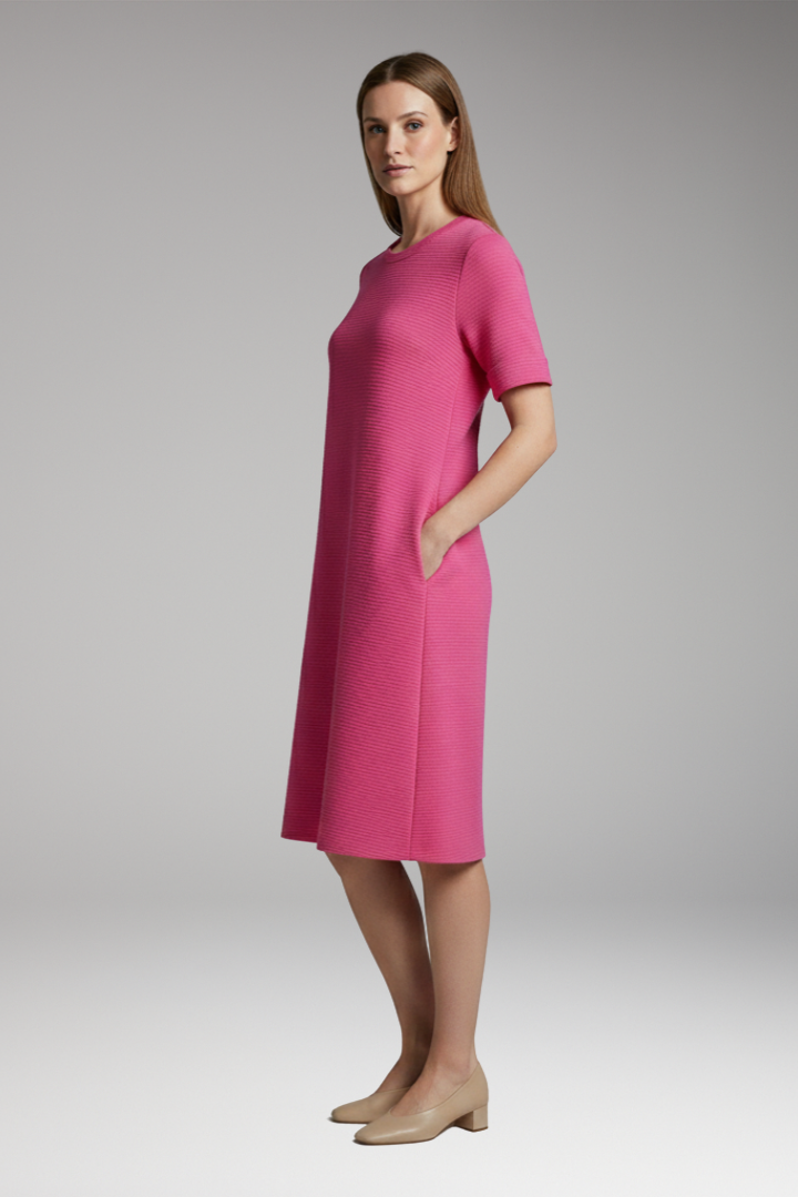Women's Casual Dress with Relaxed Cut and Practical Pockets