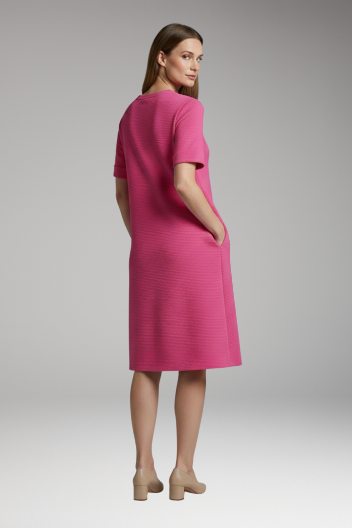 Women's Casual Dress with Relaxed Cut and Practical Pockets