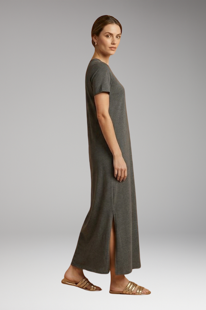 Women's Casual Maxi Dress with Round Neck and Flowy Silhouette