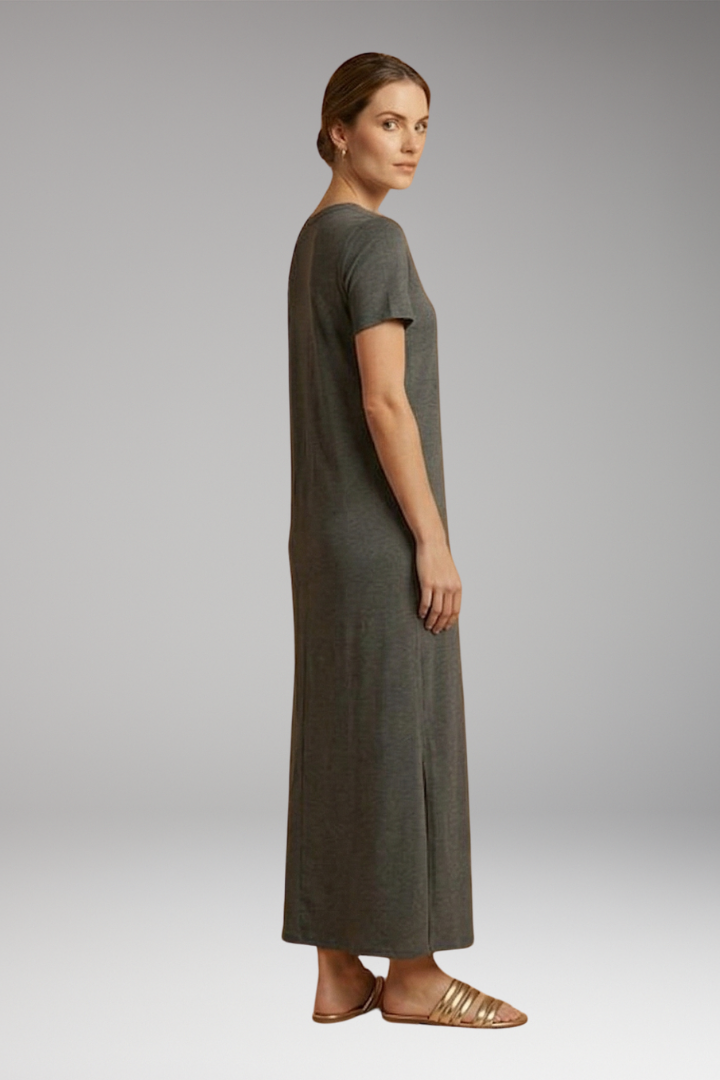 Women's Casual Maxi Dress with Round Neck and Flowy Silhouette