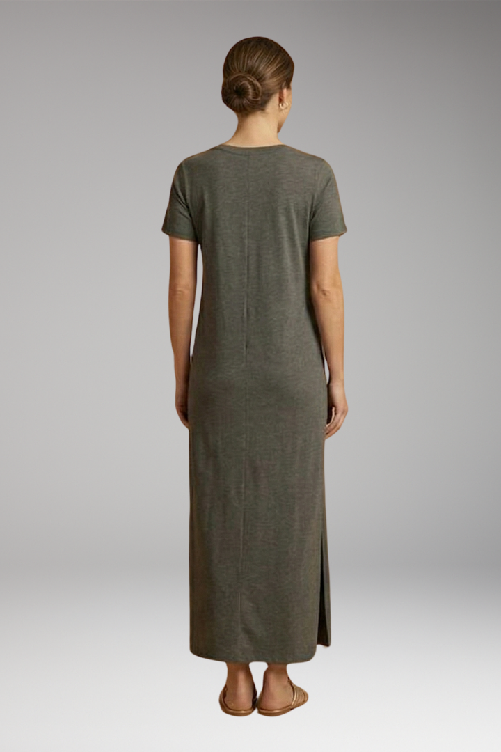 Women's Casual Maxi Dress with Round Neck and Flowy Silhouette