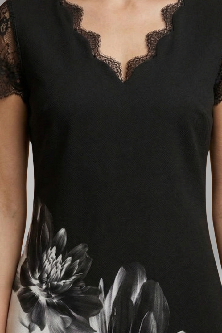 Women's Dress with Intricate Details and Timeless Style