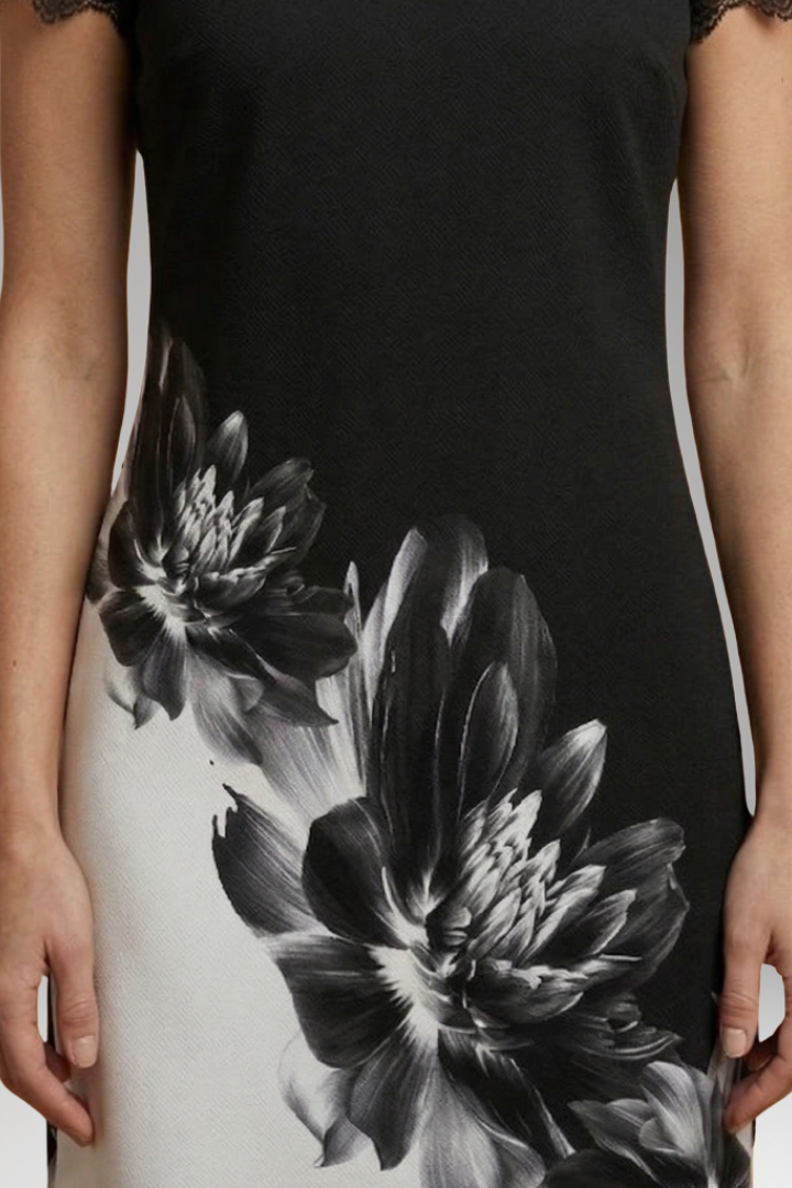 Women's Dress with Intricate Details and Timeless Style
