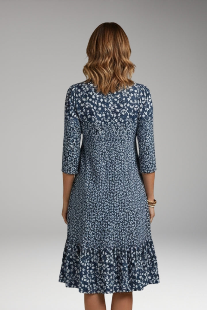 Women's Dress with Sophisticated Cut and Practical Design