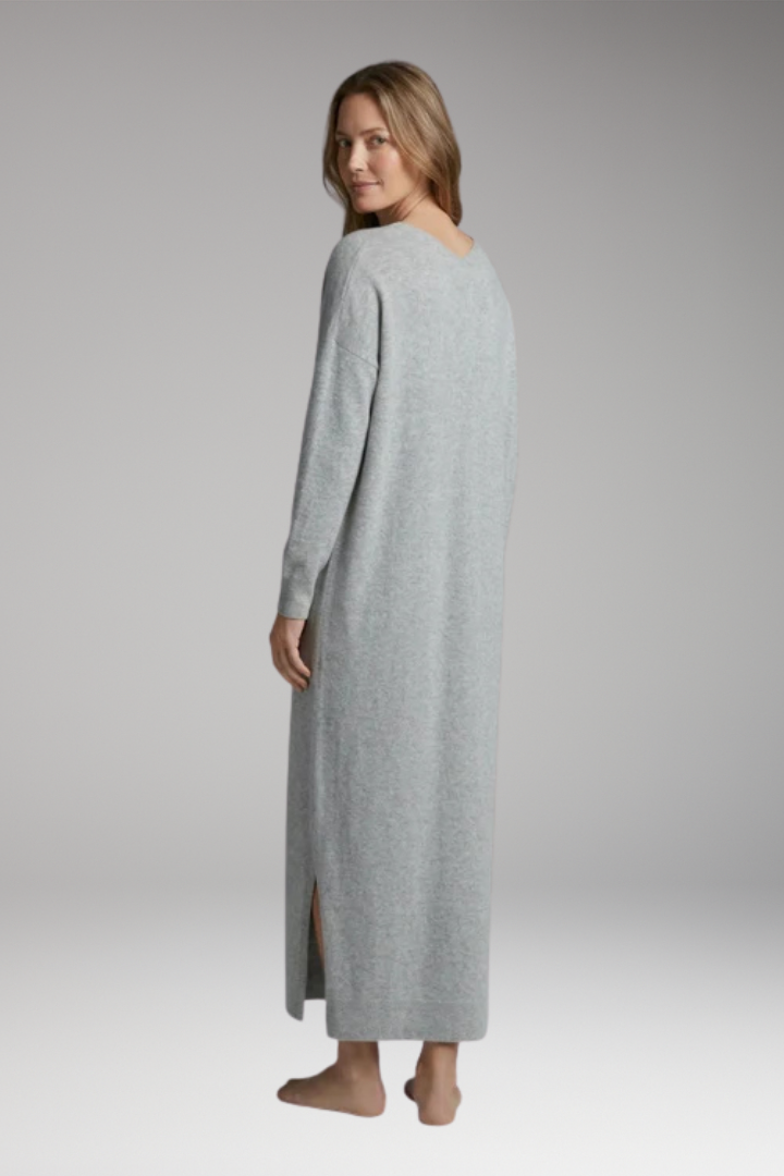 Women's Dress with V'Neck and Long Sleeves