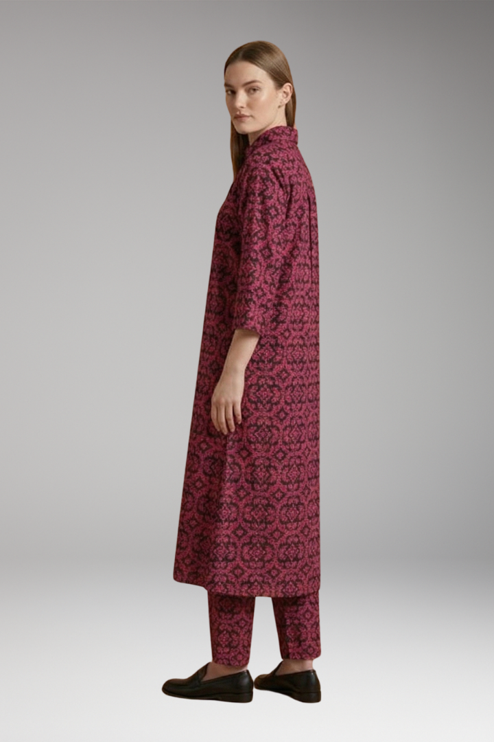 Women's Geometric Pattern Set with Relaxed Fit and Bold Design
