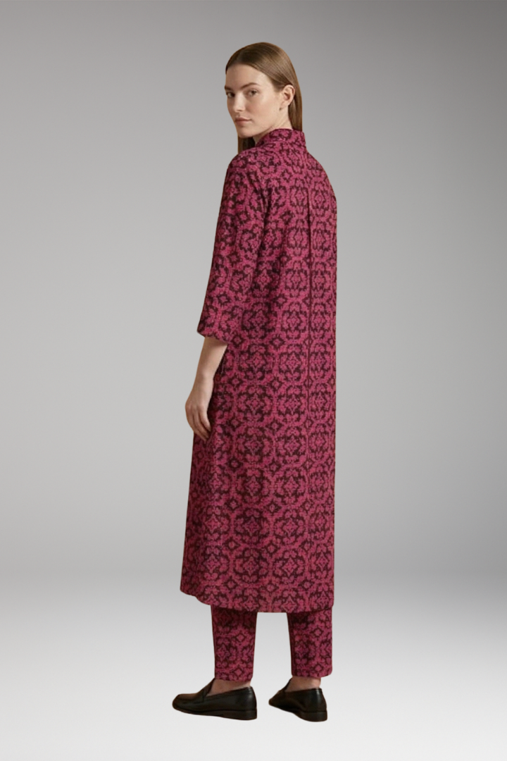 Women's Geometric Pattern Set with Relaxed Fit and Bold Design