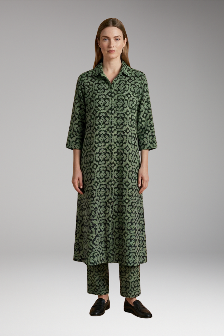 Women's Geometric Pattern Set with Relaxed Fit and Bold Design