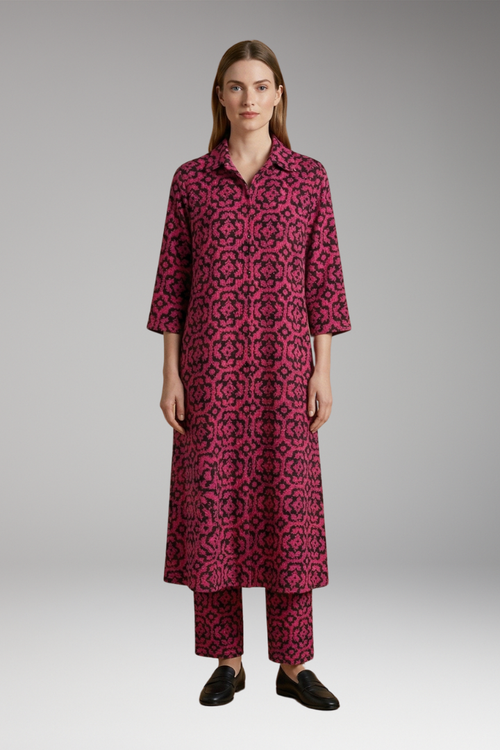 Women's Geometric Pattern Set with Relaxed Fit and Bold Design