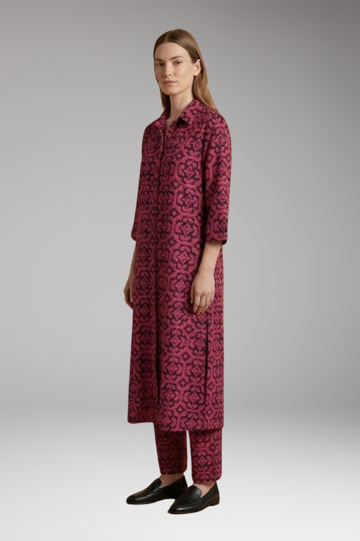 Women's Geometric Pattern Set with Relaxed Fit and Bold Design