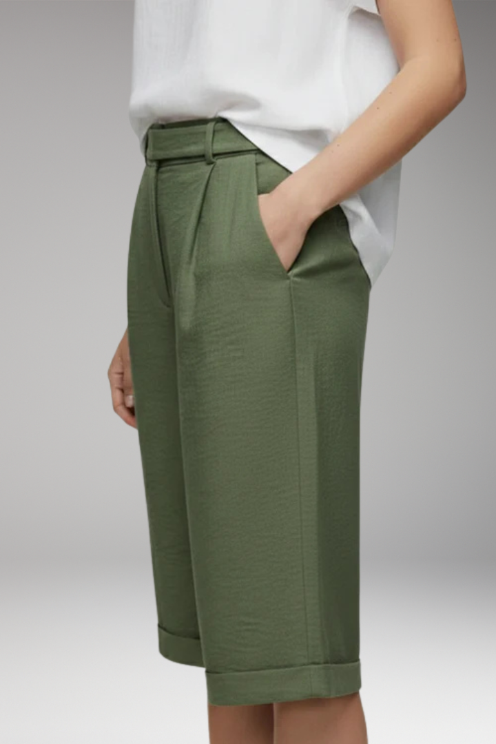 Women's High'Waisted Shorts with Pleated Front and Belt
