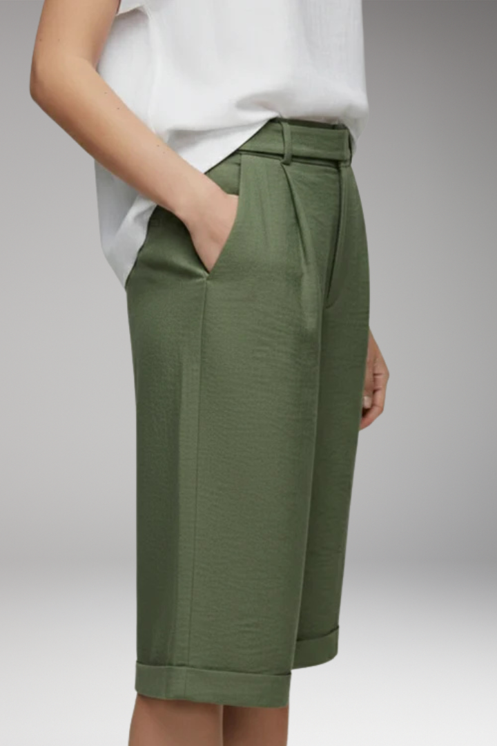 Women's High'Waisted Shorts with Pleated Front and Belt