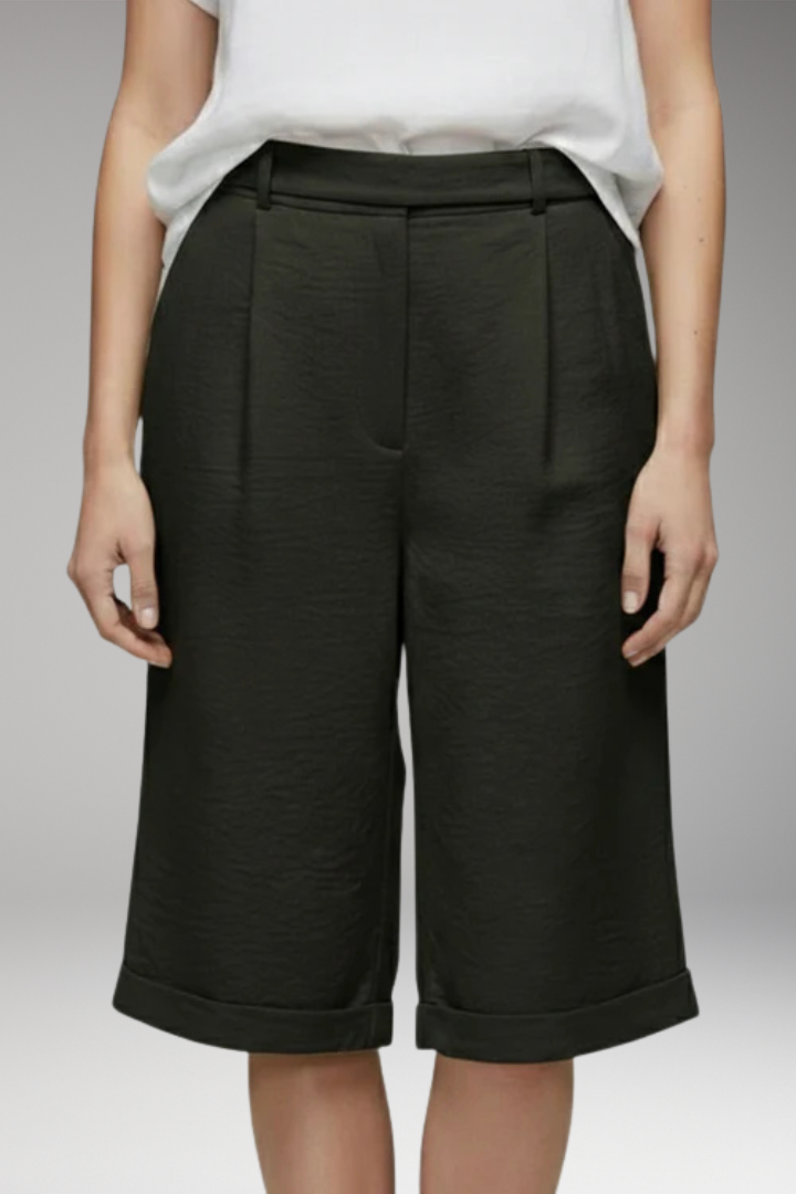 Women's High'Waisted Shorts with Pleated Front and Belt