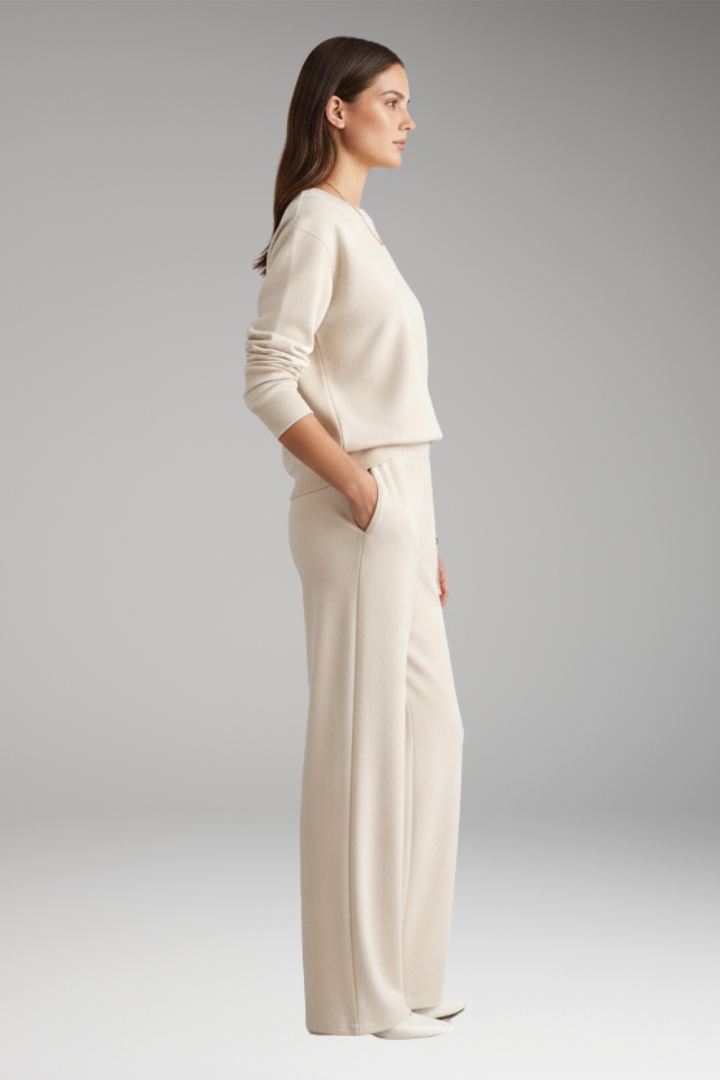 Women's Lounge Set with Round Neckline and Elastic Waistband