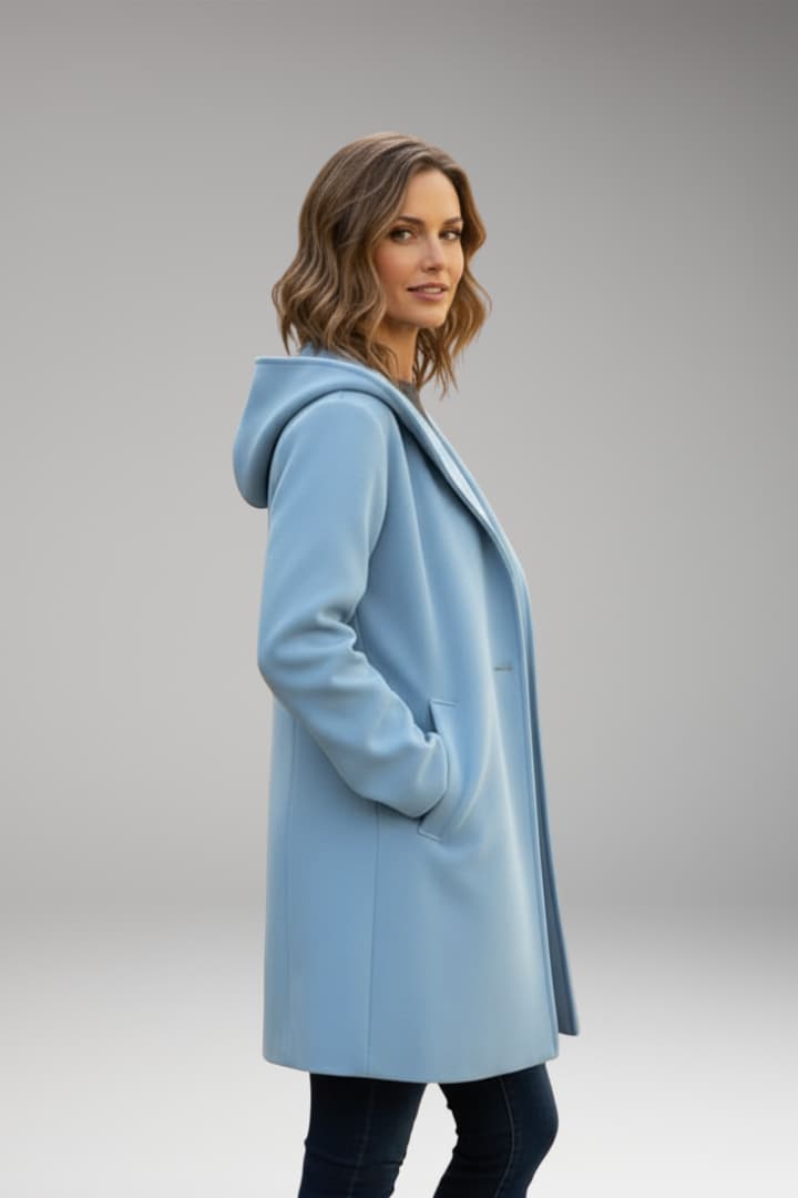 Women’s Oversized Coat with Wide Lapel and Hidden Closure