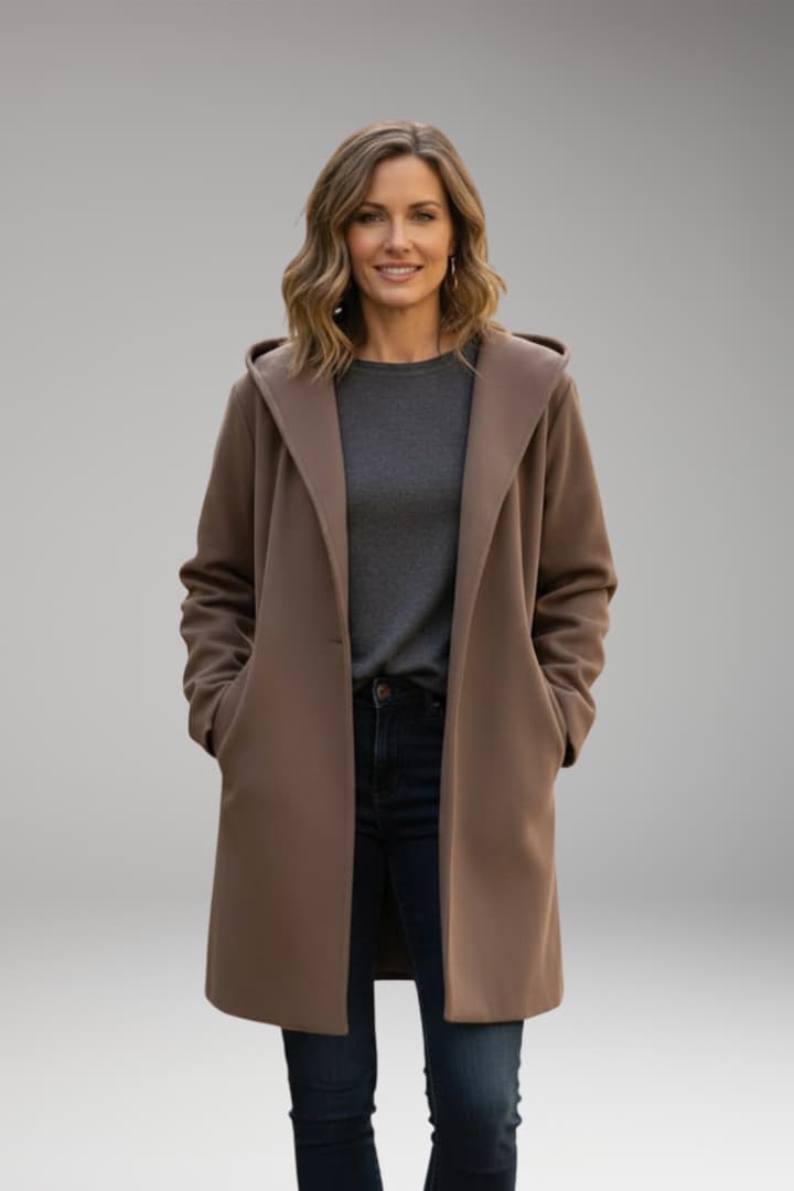Women’s Oversized Coat with Wide Lapel and Hidden Closure