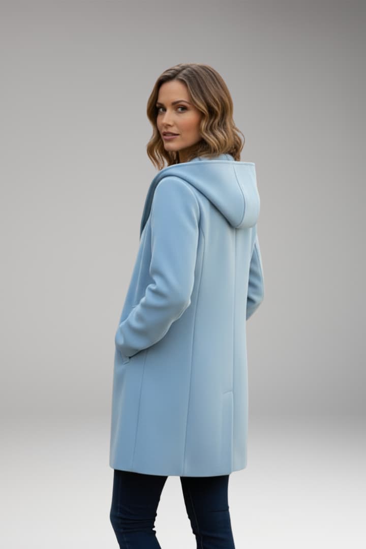 Women’s Oversized Coat with Wide Lapel and Hidden Closure