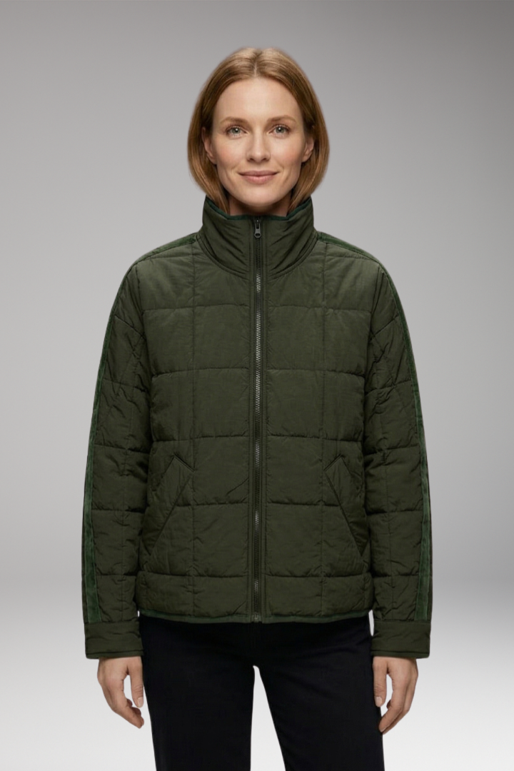Women's Puffer Jacket with Zip Closure and Side Pockets