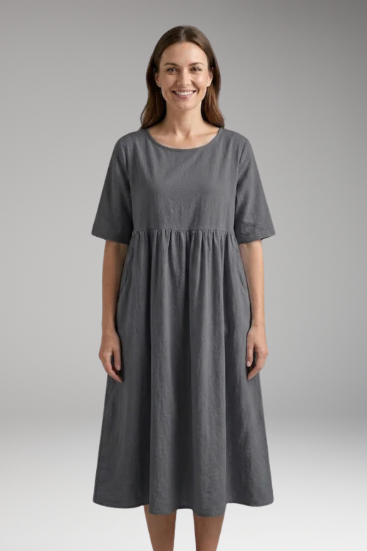 Women's Short'Sleeved Dress with Round Neck and Pockets