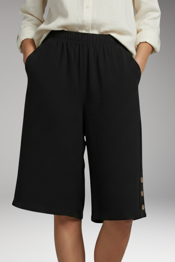 Women's Shorts with Elastic Waist and Side Pockets