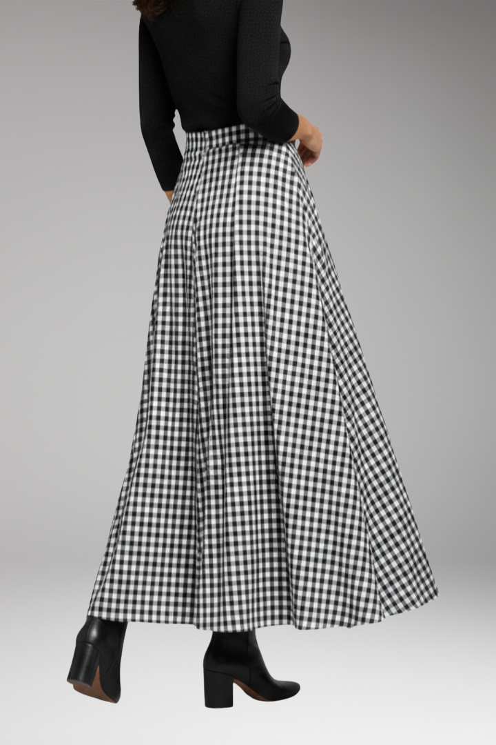 Women's Skirt with High Waist and Side Pockets