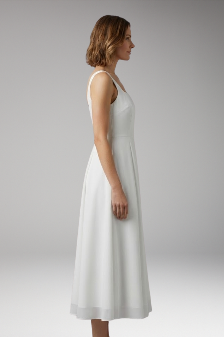 Women's Sleeveless Solid Color Dress with Classic Silhouette