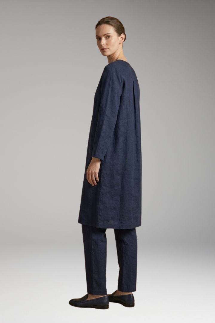 Women's Stylish Set with Breezy Top and Flattering Cut