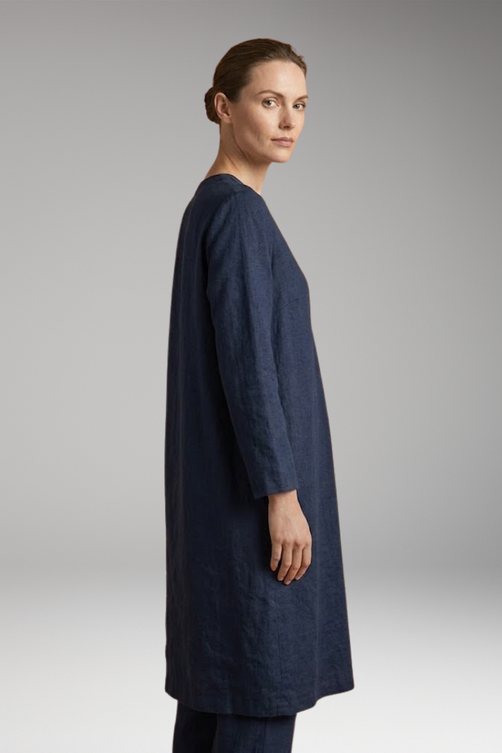 Women's Stylish Set with Breezy Top and Flattering Cut