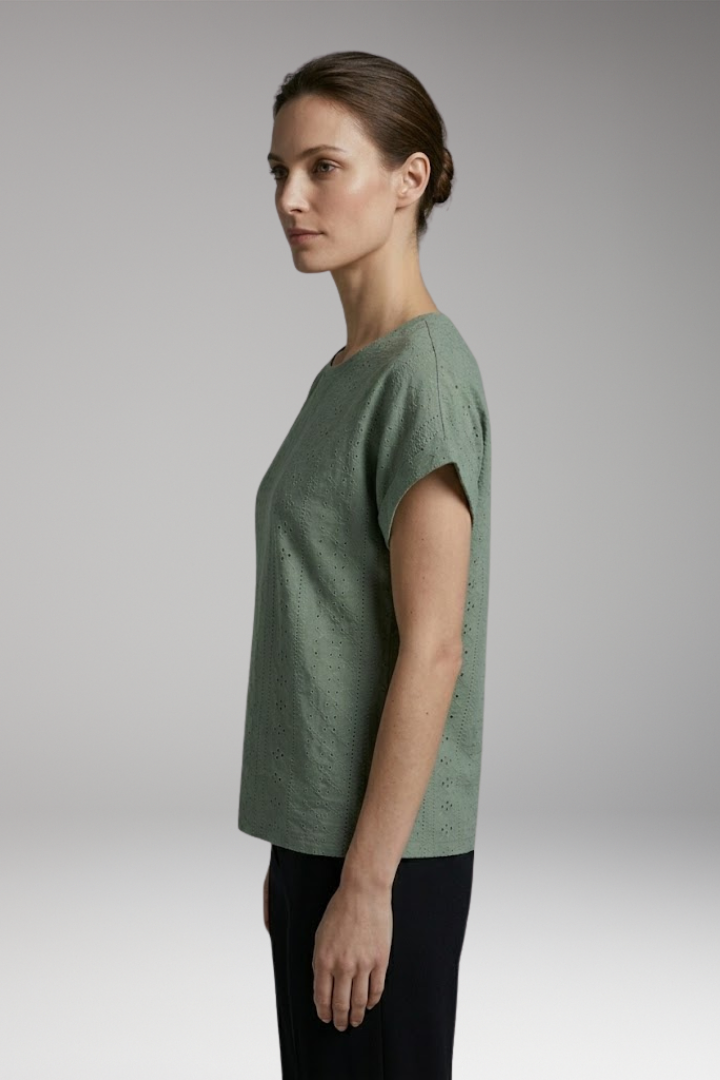 Women's Summer T-Shirt with Embroidered Texture and Loose Fit