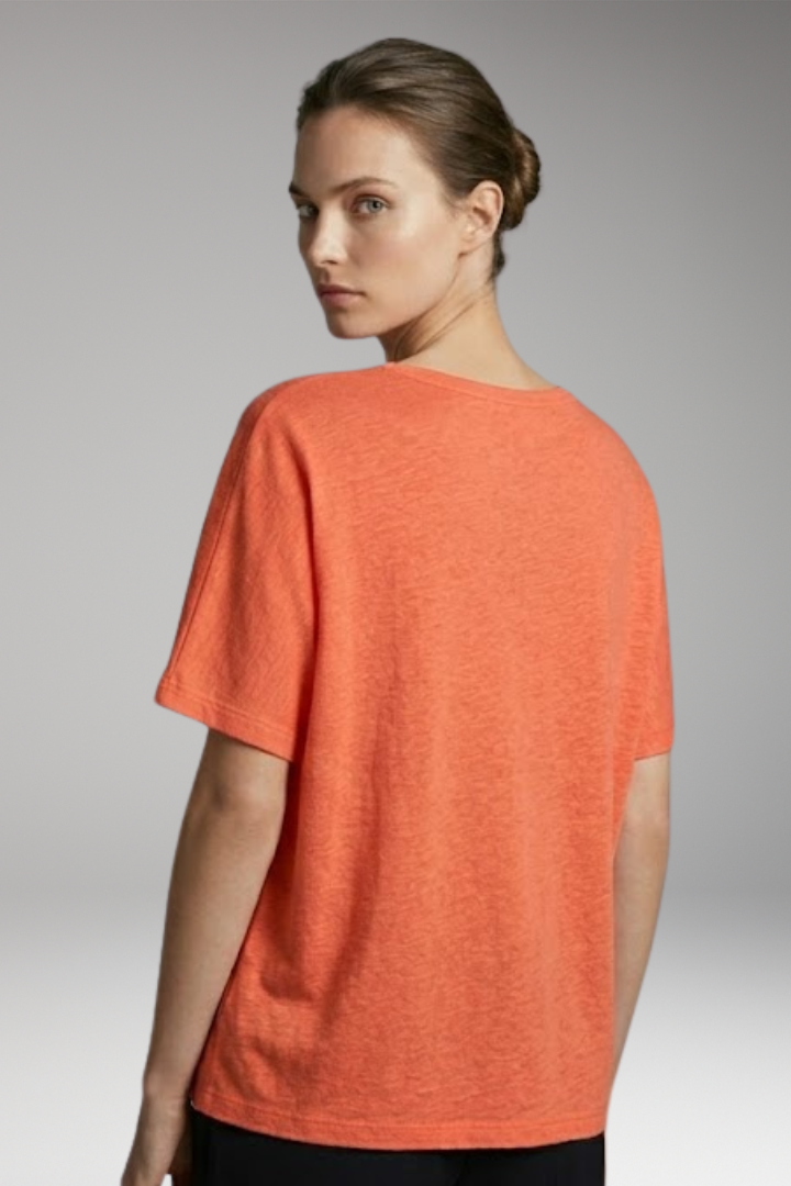 Women's T-shirt with Round Neck and Loose Fit
