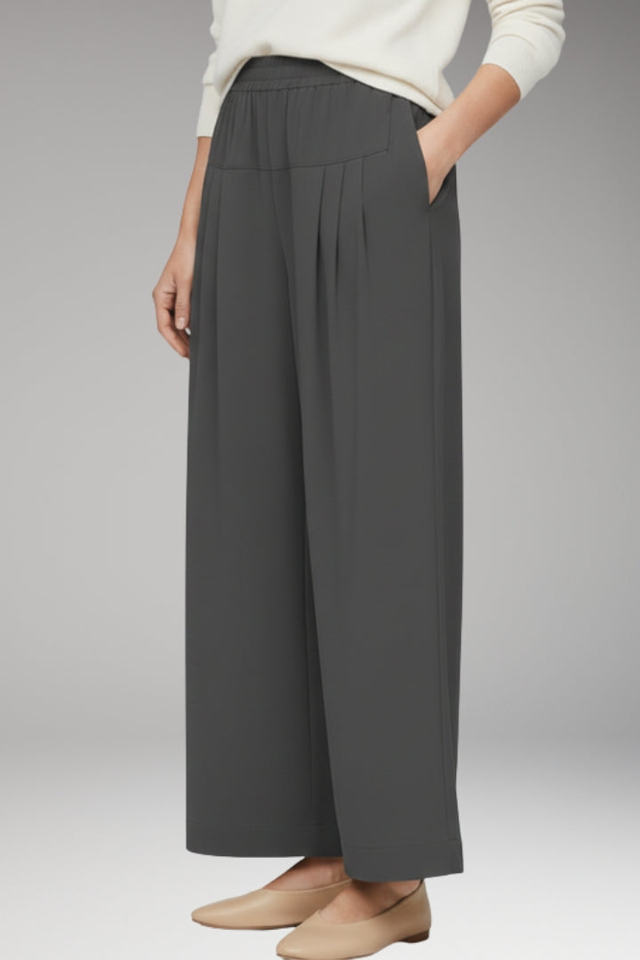Women's Wide-Leg Trousers with Pleated Front and Side Pockets