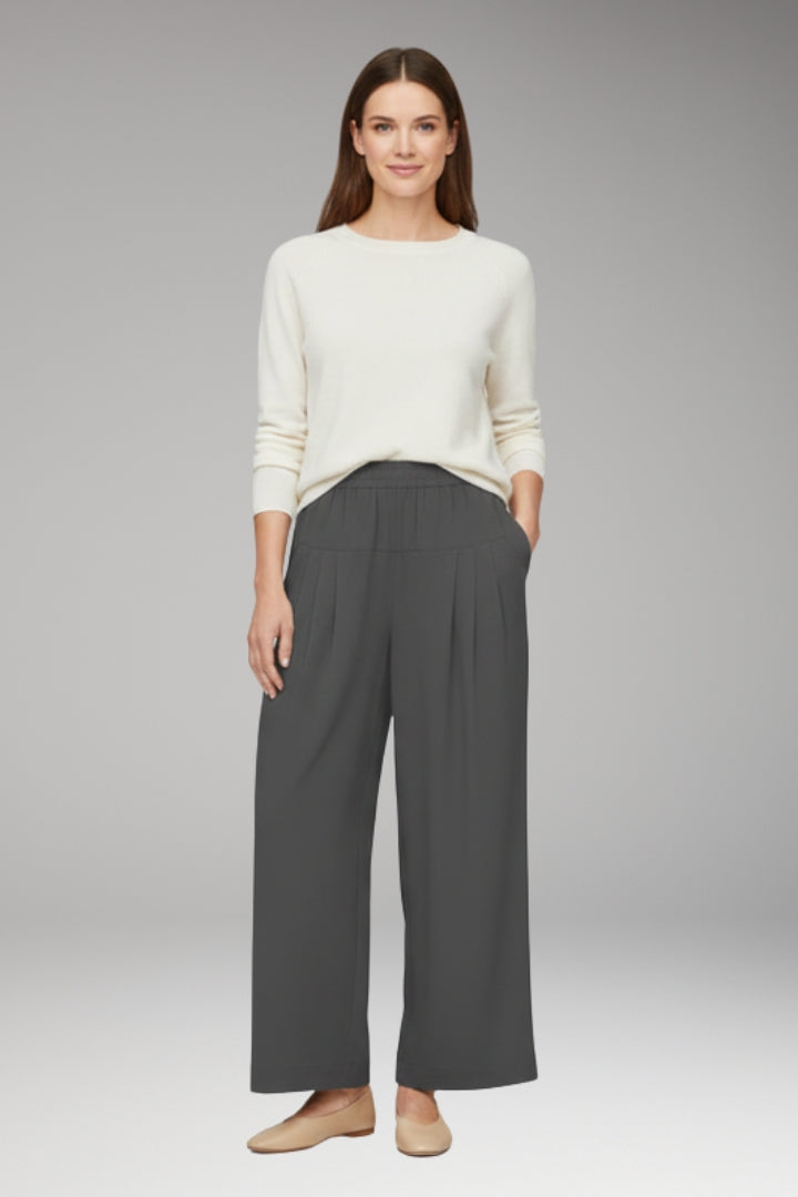 Women's Wide-Leg Trousers with Pleated Front and Side Pockets