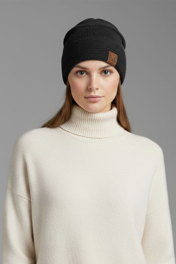Women’s Beanie with Ribbed Surface and Fleece Lining