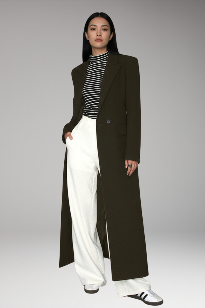 Women’s Blazer with Lapel Collar and Front Pockets