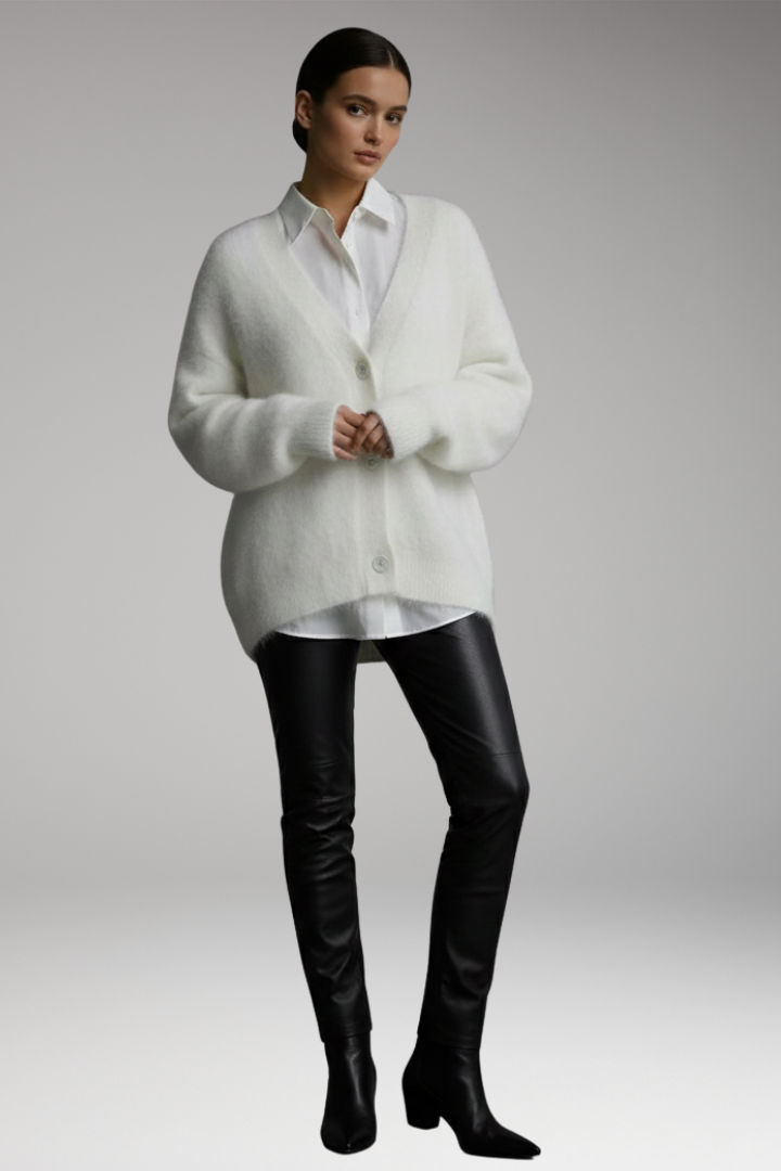 Women’s Sweater with Round Neck and Ribbed Hem