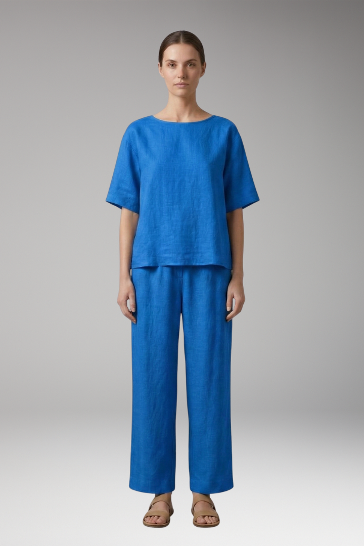 Women's Crop Top and Cropped Pants Set with Short Sleeves
