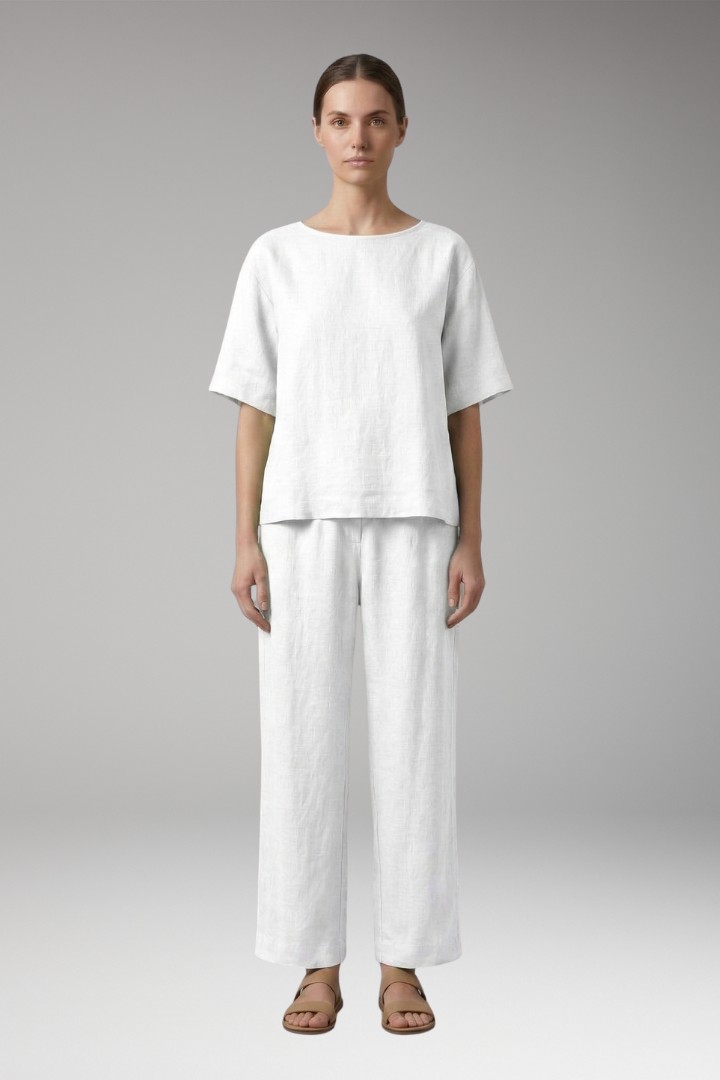Women's Crop Top and Cropped Pants Set with Short Sleeves