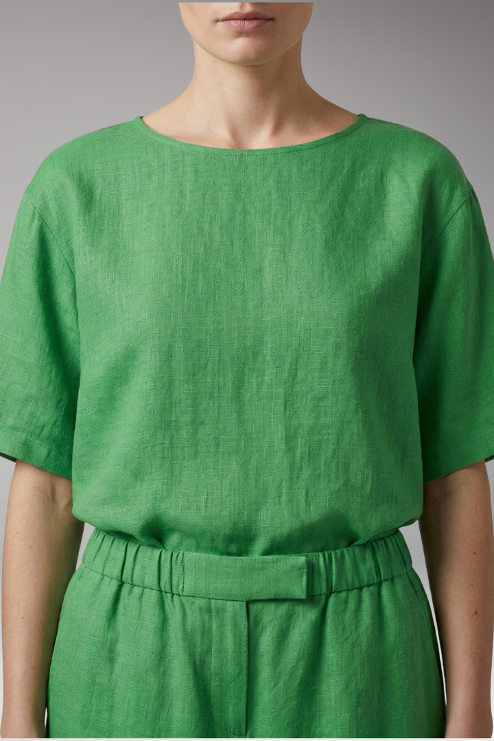 Women's Crop Top and Cropped Pants Set with Short Sleeves