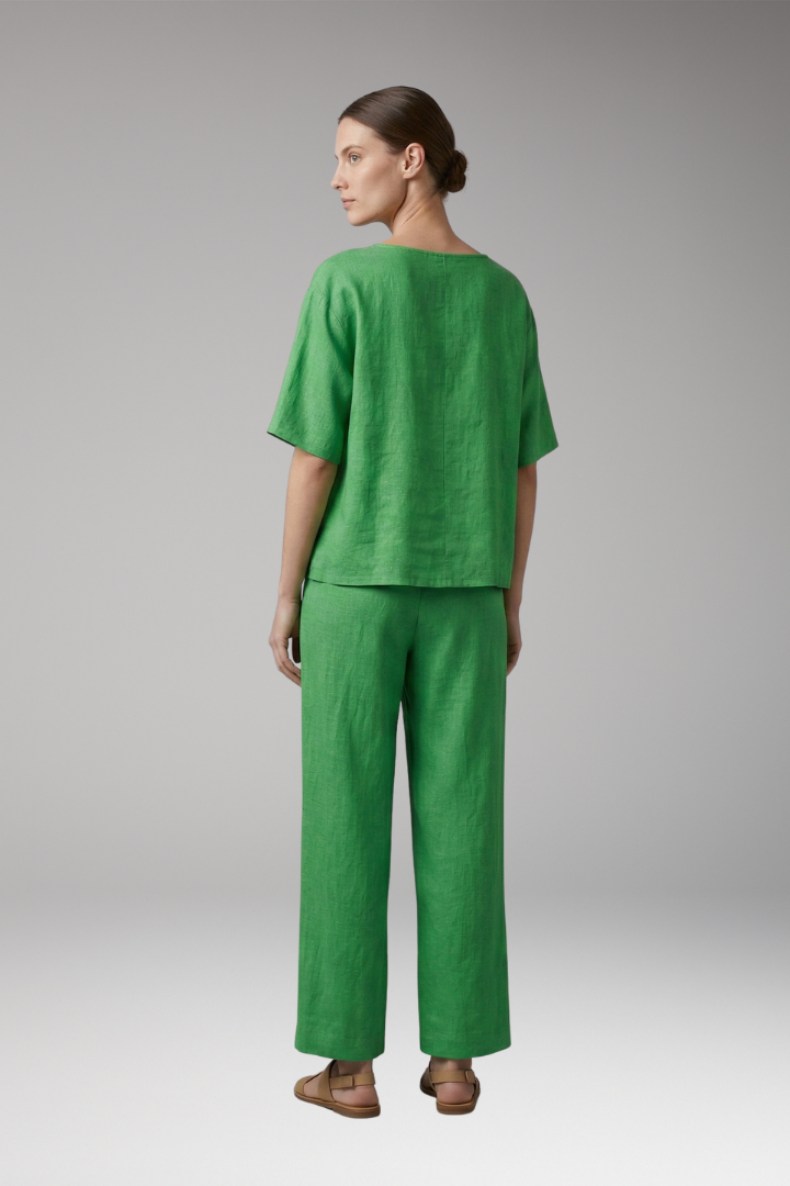 Women's Crop Top and Cropped Pants Set with Short Sleeves